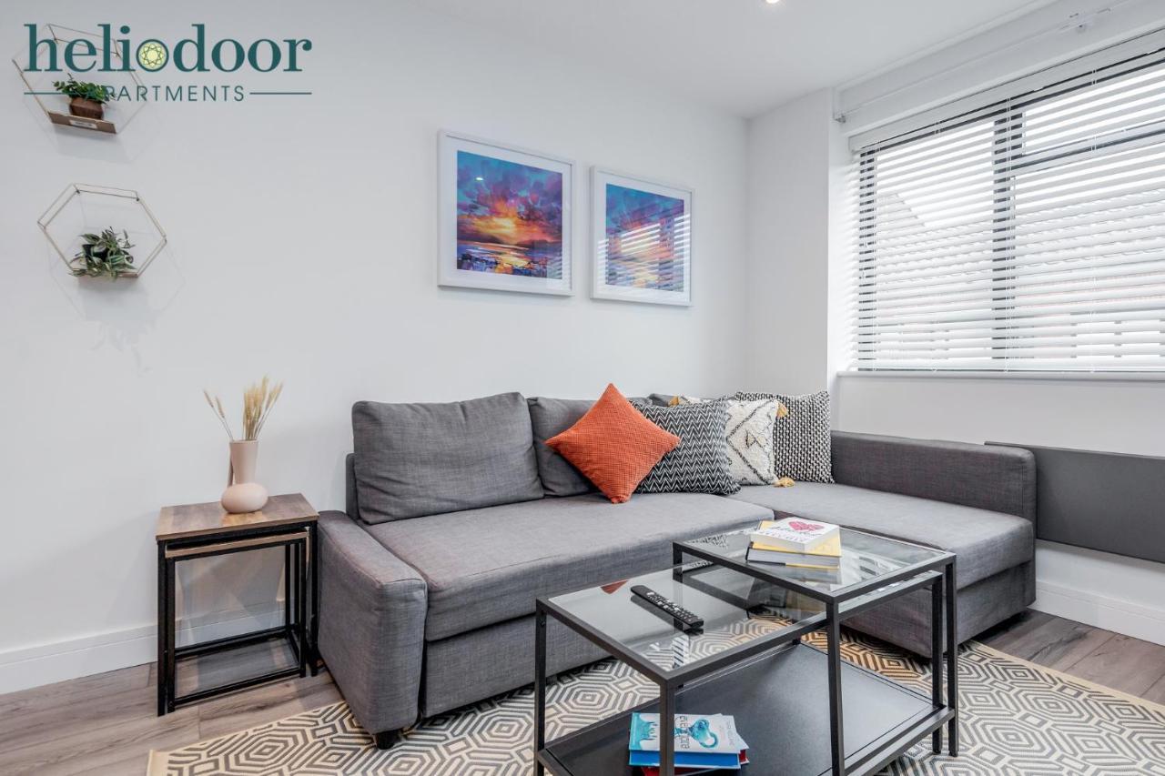 Milton Keynes Apartments, Sleeps Up To 5, Free Parking, Free Wifi & Movies, 7 Mins Drive To Milton Keynes Central Station For Direct Trains To London & The North Екстериор снимка