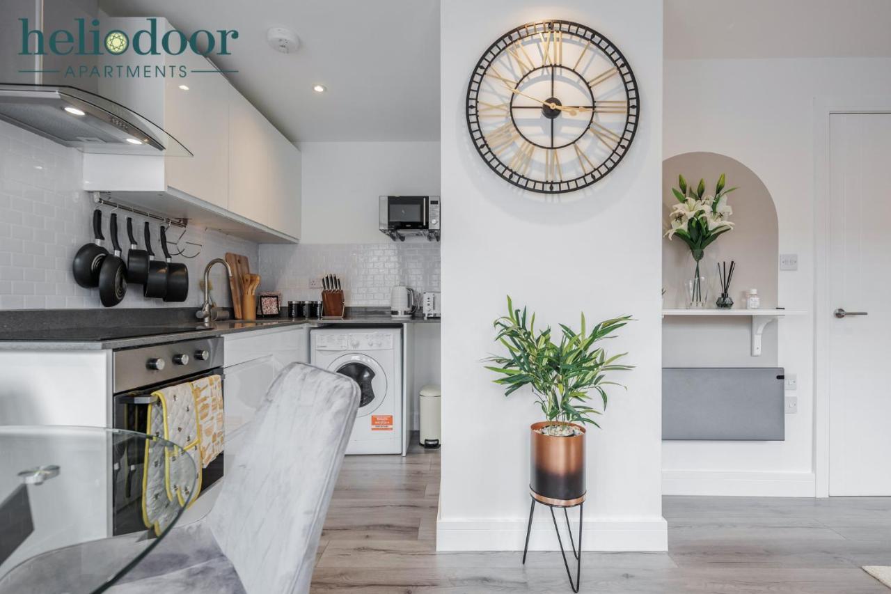 Milton Keynes Apartments, Sleeps Up To 5, Free Parking, Free Wifi & Movies, 7 Mins Drive To Milton Keynes Central Station For Direct Trains To London & The North Екстериор снимка