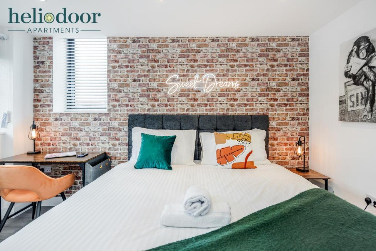 Milton Keynes Apartments, Sleeps Up To 5, Free Parking, Free Wifi & Movies, 7 Mins Drive To Milton Keynes Central Station For Direct Trains To London & The North Екстериор снимка