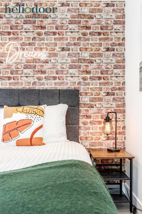 Milton Keynes Apartments, Sleeps Up To 5, Free Parking, Free Wifi & Movies, 7 Mins Drive To Milton Keynes Central Station For Direct Trains To London & The North Екстериор снимка